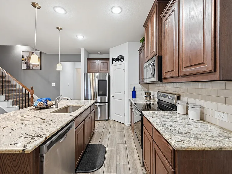 196 Lady Bird Dr — Photo 13