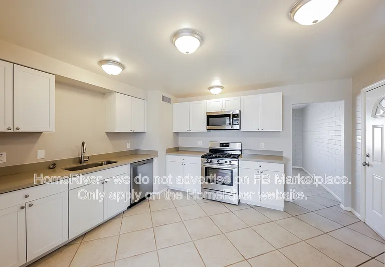 11211 W Missouri Ave — Photo 7