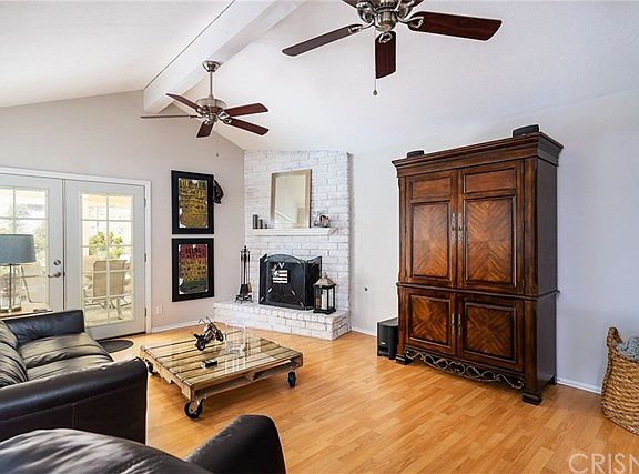 5th image of 28607 Macklin Ave