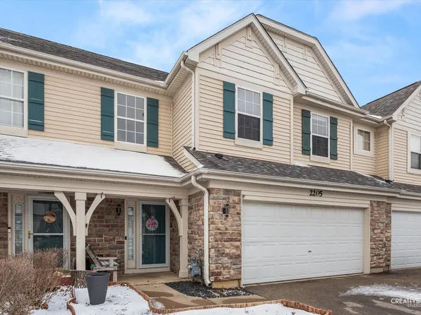 2205 Pembridge Ln, Joliet, IL 60431