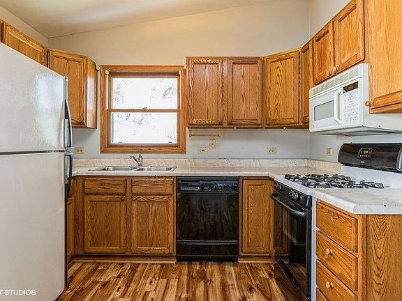 3rd image of 1406 Beverly Dr