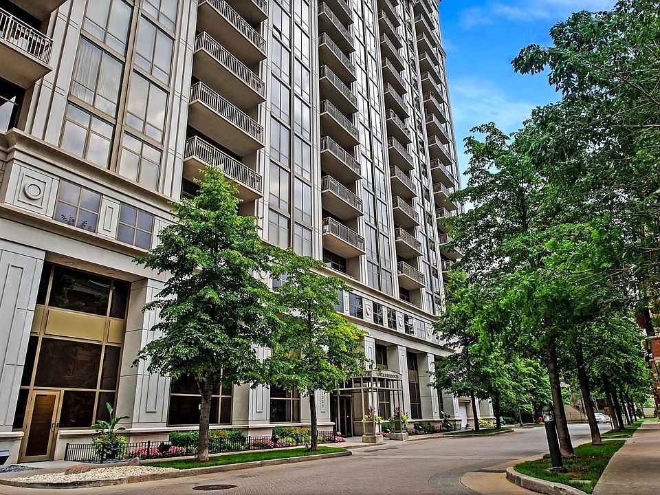 1st image of 1335 S Prairie Ave Unit 1304