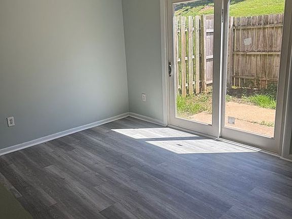 3rd image of 6455 Heritage Hill Dr
