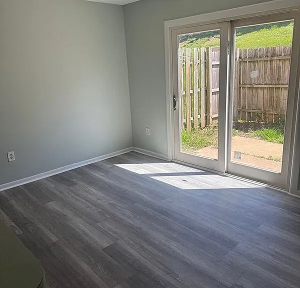 6455 Heritage Hill Dr — Photo 3