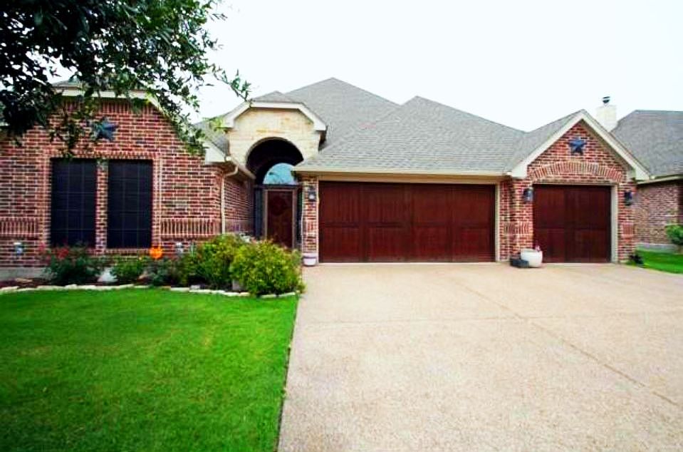 1st image of 310 Spyglass Dr