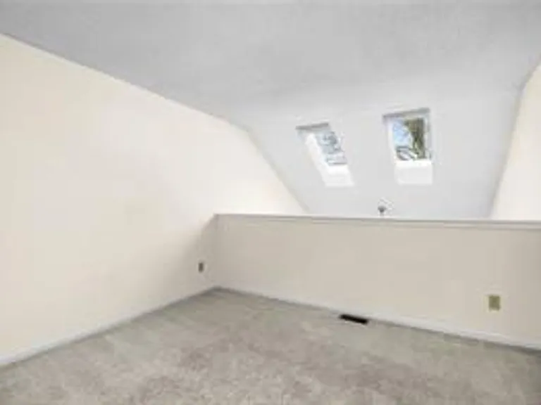 355 Lees Mill Dr — Photo 11
