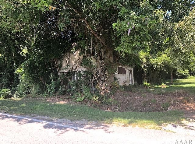 2nd image of 121 Alexander Rd