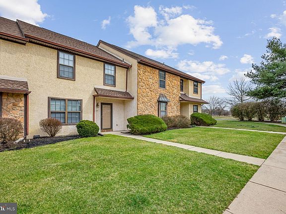 2nd image of 105 Allens Ln
