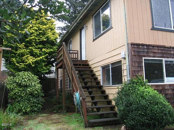 3rd image of 2936 NW Oar Ave