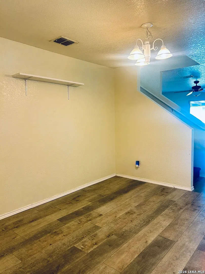 3 bed, 2.5 bath, 1948 sqft, $1,450 — Photo 2