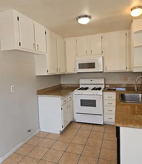 1153 E Foster Rd #A — Photo 9