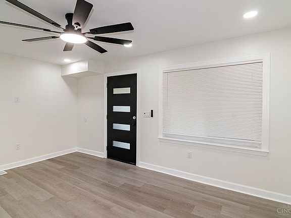 4th image of 415 Pershing Ave