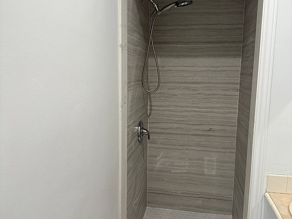 4th image of 5141 Sultana Ave