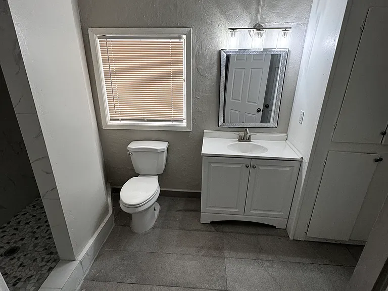1005 W Martin St — Photo 8