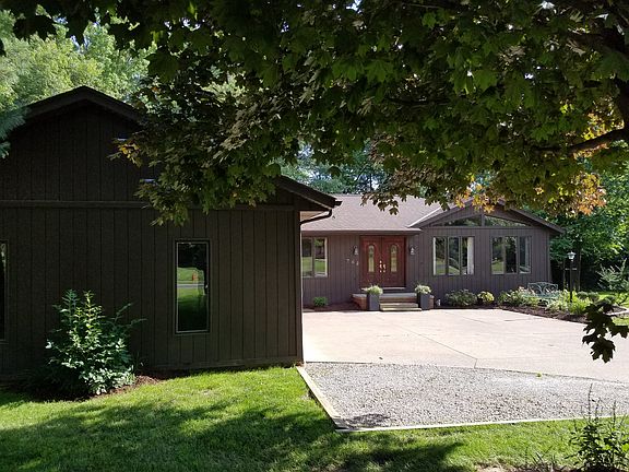3rd image of 762 Skyland Dr
