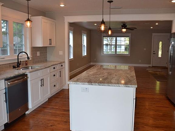 3rd image of 214 Seminole St