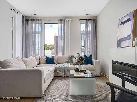 3rd image of 3153 N Tripp Ave #305