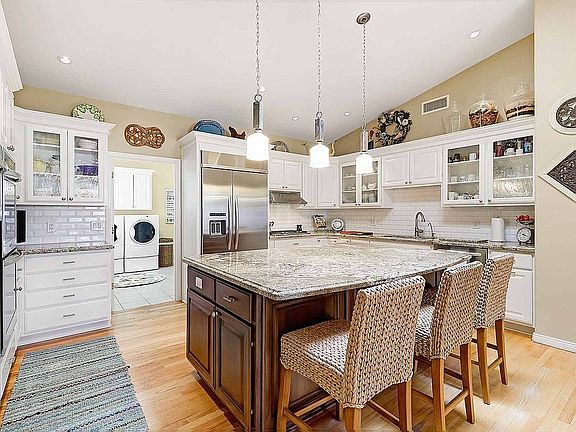 5th image of 9506 N 113th Way