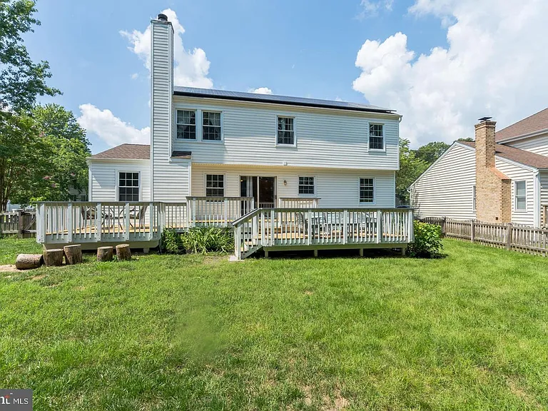 7925 Carriage Dr — Photo 3