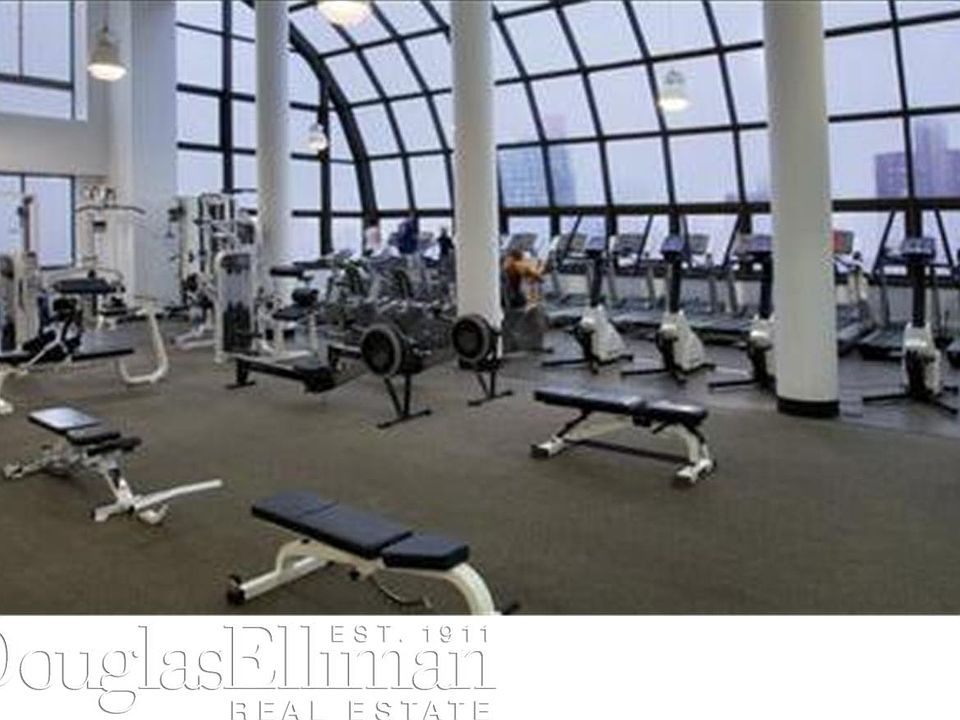 1st image of 225 E 95th St APT 33F