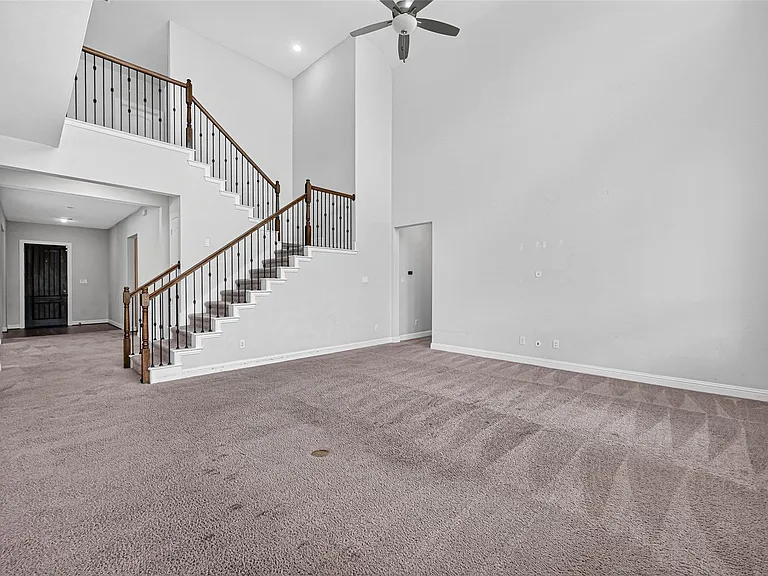 24419 Avanti Dr — Photo 15