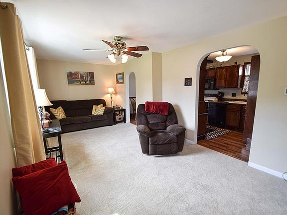2nd image of 625 Mentor Ave