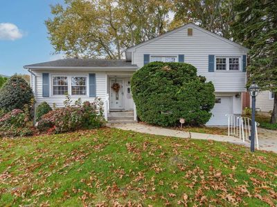 54 Russell Road, Garden City, NY, 11530