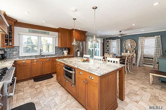 Eat in Kitchen