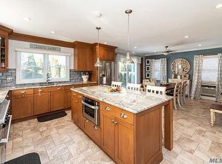 27 Post St, Glen Head, NY 11545