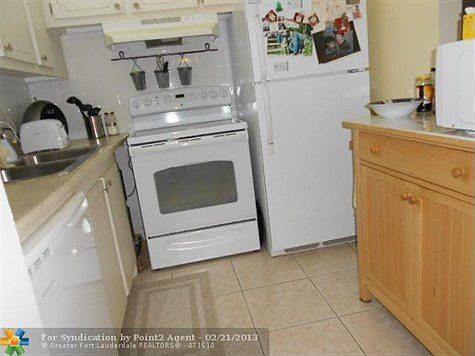 4th image of 178 Ellesmere #C