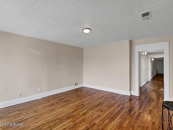 4th image of 2111 Duncan St