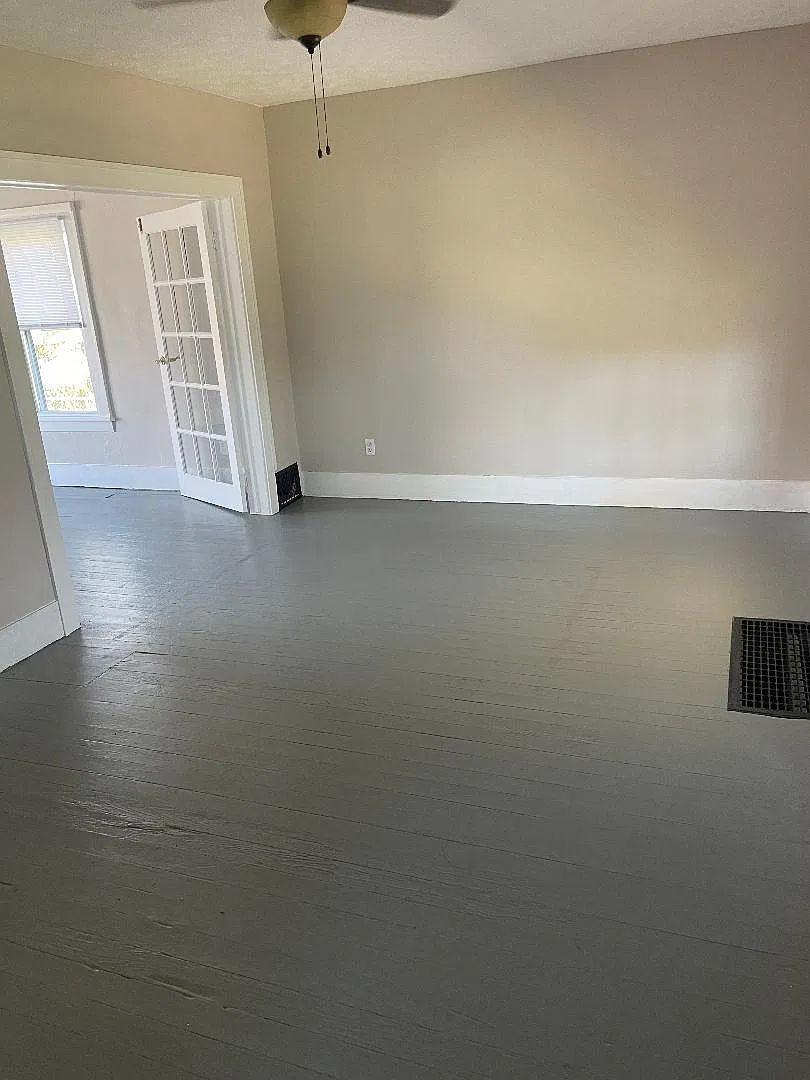 3 bed, 910 sqft, $1,400 — Photo 3