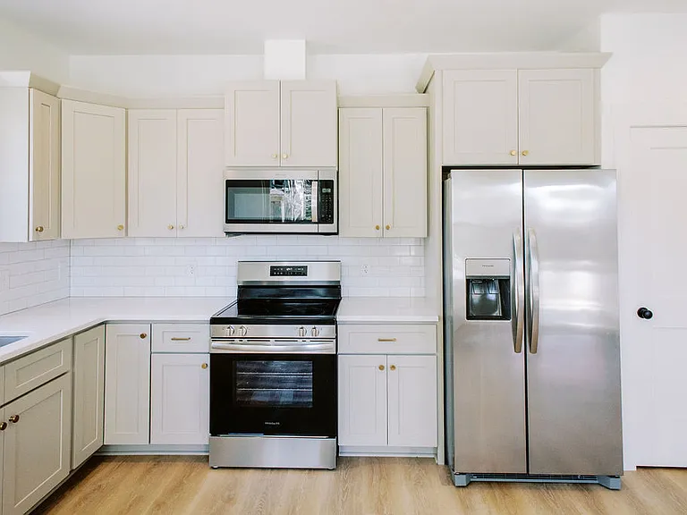 834 E Anderson St #B — Photo 4