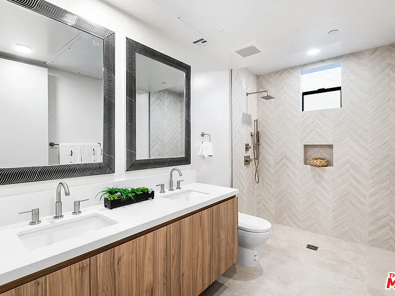 3659 1/2 Regal Pl — Photo 22