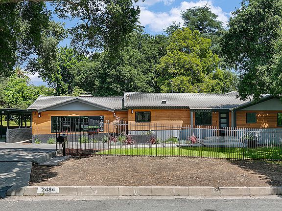 2nd image of 2484 Santa Anita Ave