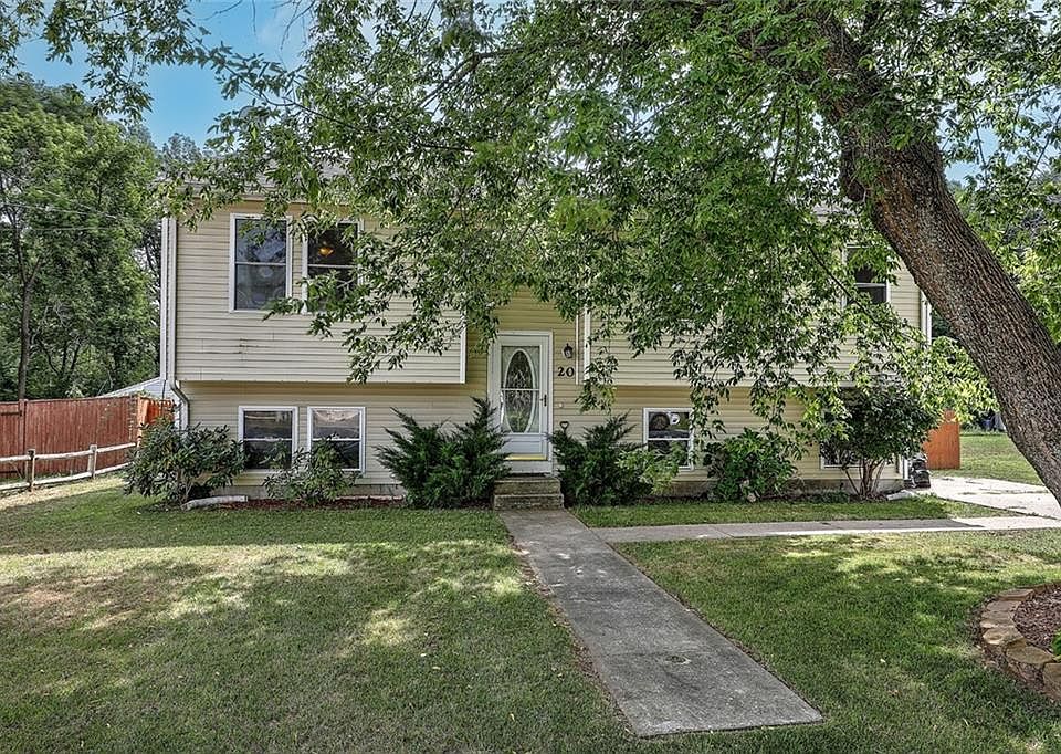 20 Roberta Ave, Woonsocket, RI 02895 Zillow