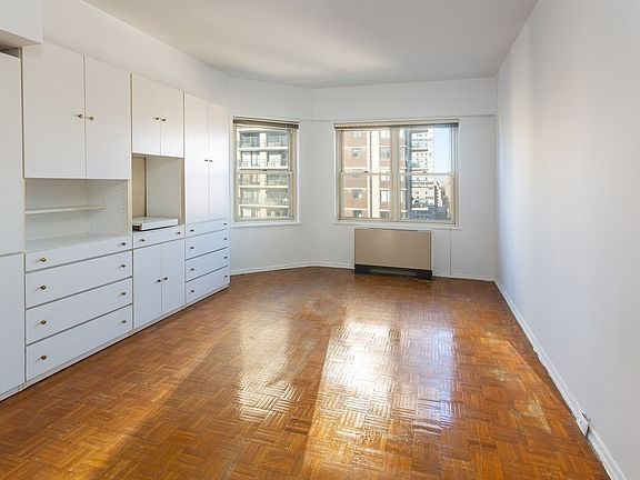 5th image of 1634 1st Ave #20D