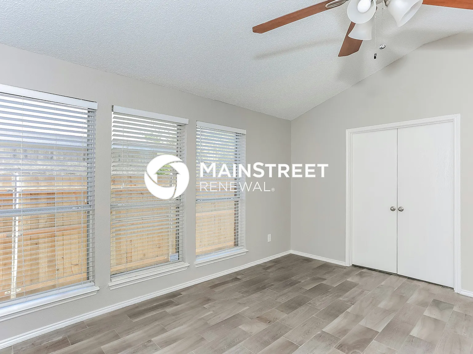 5725 Northfield Dr — Photo 3