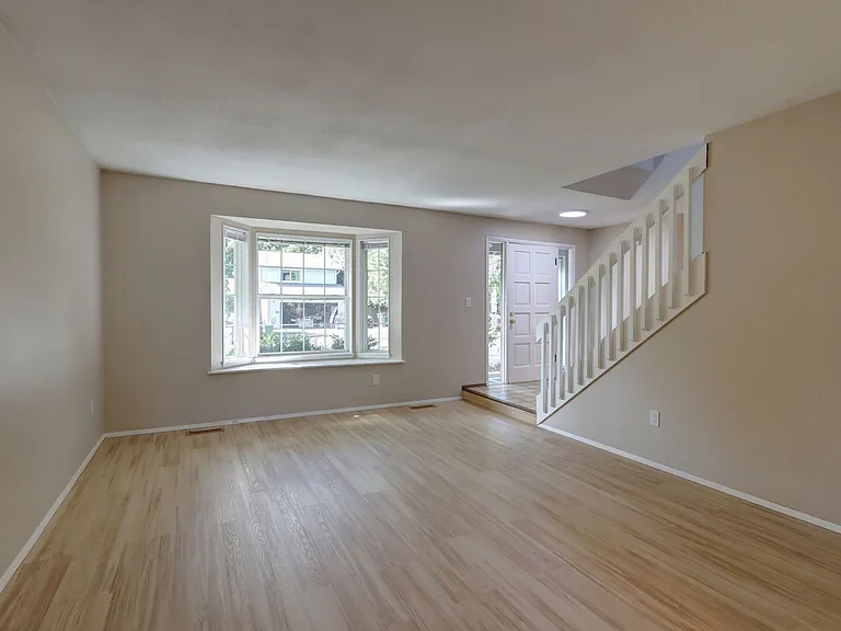 10028 NE 139th St — Photo 3