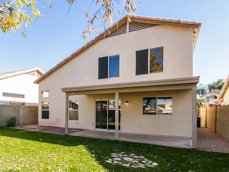 1366 E Vaughn Ave — Photo 17