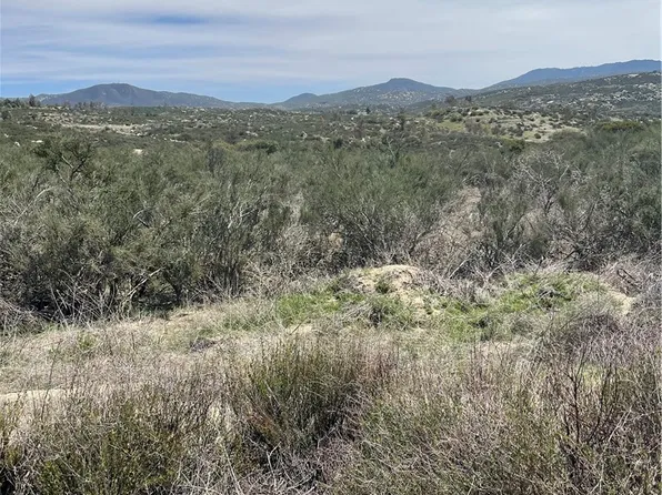 86 Madera Dr, Hemet, CA 92544