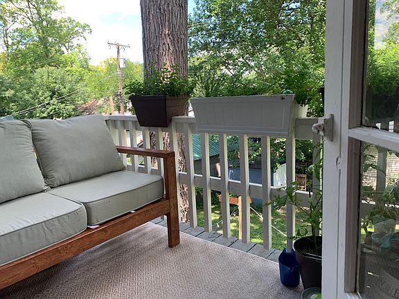 2nd image of 627 Hawthorn Ave