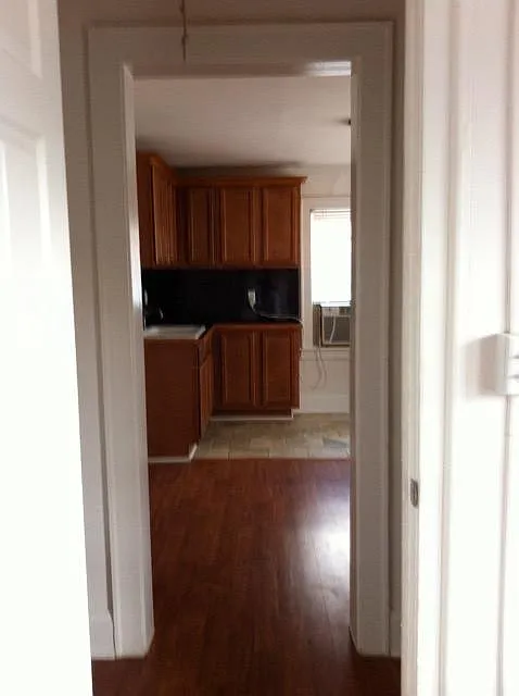 1 bed, 900 sqft, $1,400 — Photo 4