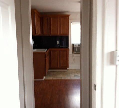 4th image of 919 N Grandview Ave APT 4