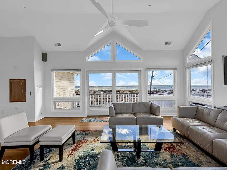 913 N Ocean Ave — Photo 21