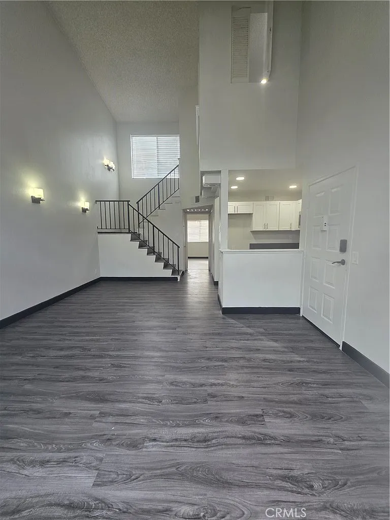 2 bed, 792 sqft, $2,500 — Photo 3