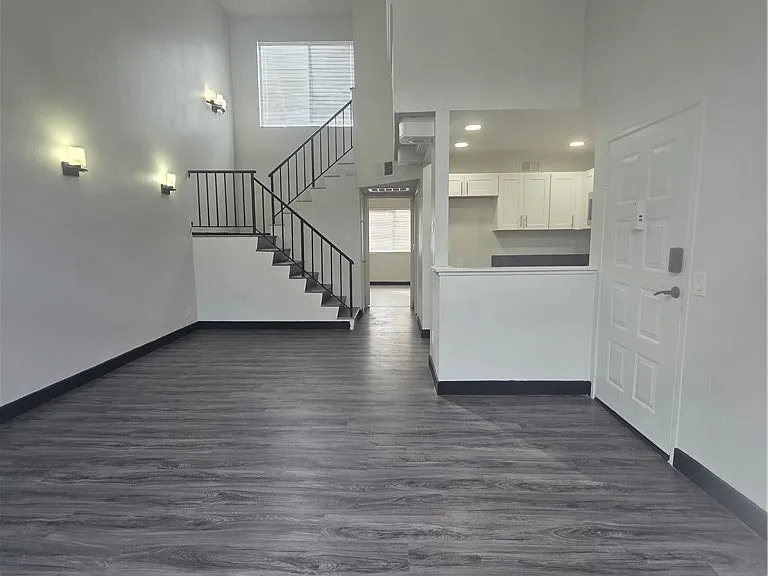 11150 Glenoaks Blvd #104 — Photo 3