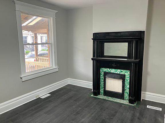 4th image of 324-326 Taylor Ave #324
