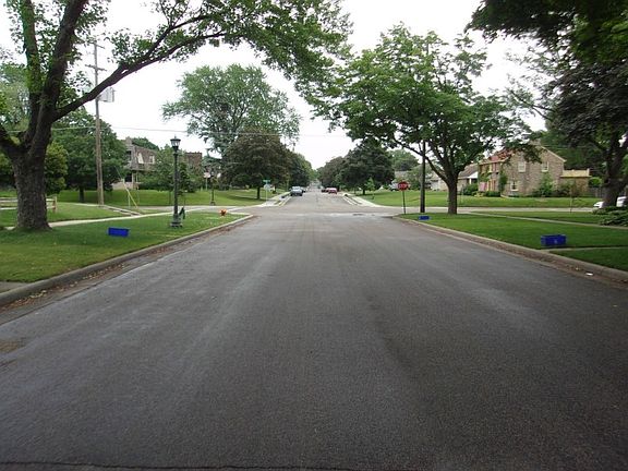 4th image of 1829 Bohland Ave