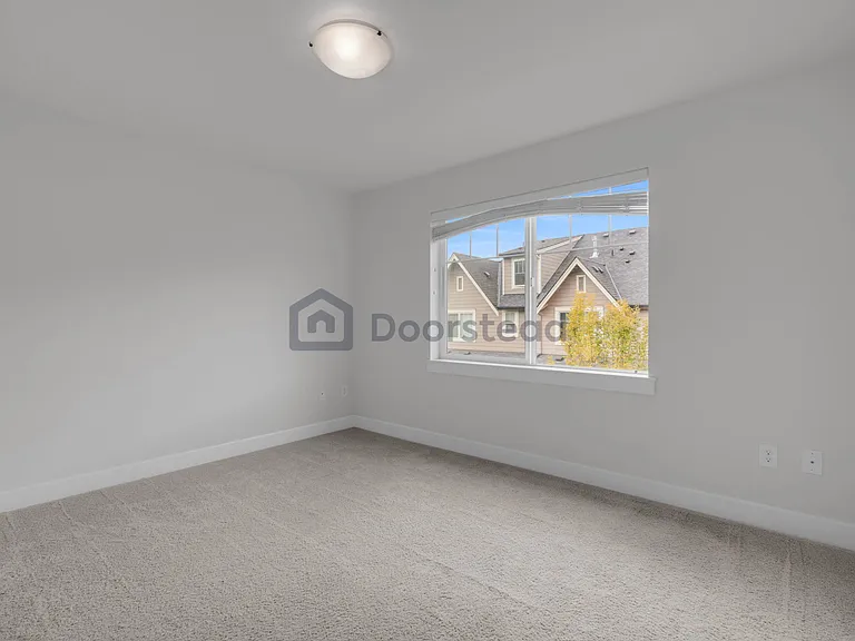 1333 Chelsea Walk NE — Photo 16